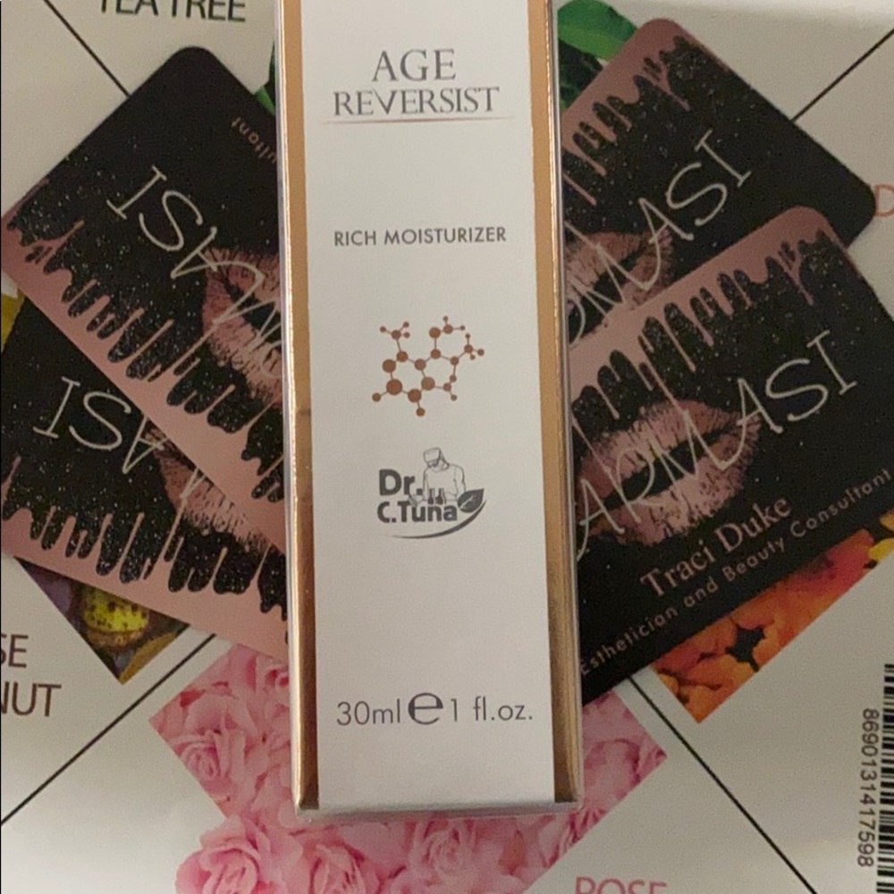 Age Reversist Moisturizer